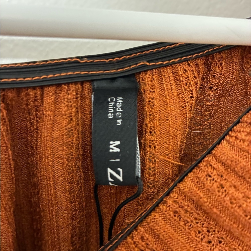 Zaful Rust Button-Up Ruffled Blouse Size M - Picture 3 of 4